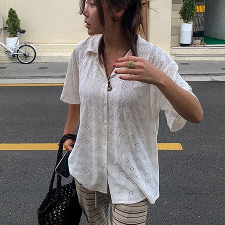 Dongdaemum Women’s Shirts, Tops & T-Shirts, a testament to the elegance and quality of wholesale Korean fashion.