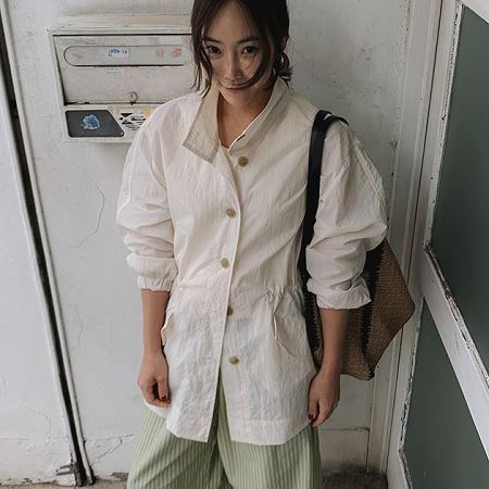 Dongdaemum Women’s Coats & Jackets, a testament to the elegance and quality of wholesale Korean fashion.