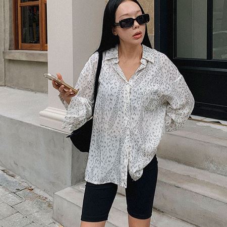 Dongdaemum Women’s Shirts, Tops & T-Shirts, a testament to the elegance and quality of wholesale Korean fashion.