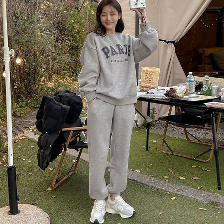 Dongdaemum Women’s One-Pieces, a testament to the elegance and quality of wholesale Korean fashion.