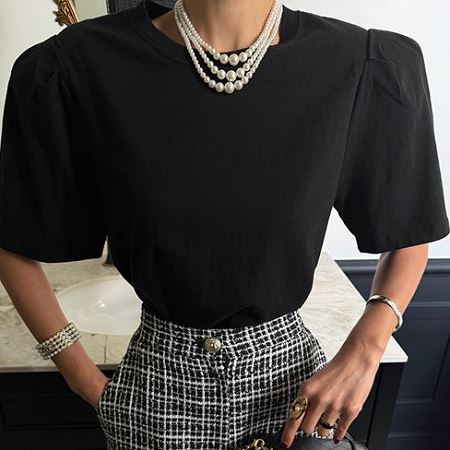 Dongdaemum Women’s Shirts, Tops & T-Shirts, a testament to the elegance and quality of wholesale Korean fashion.