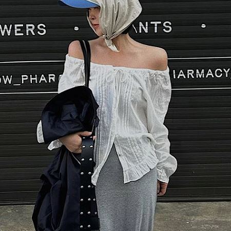 Dongdaemum Women’s Shirts, Tops & T-Shirts, a testament to the elegance and quality of wholesale Korean fashion.