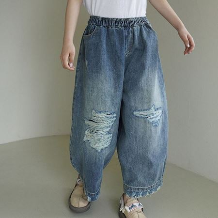 Dongdaemum Women’s Pants, a testament to the elegance and quality of wholesale Korean fashion.