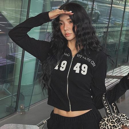 Dongdaemum Women’s Coats & Jackets, a testament to the elegance and quality of wholesale Korean fashion.