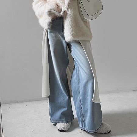 Dongdaemum Women’s Pants, a testament to the elegance and quality of wholesale Korean fashion.