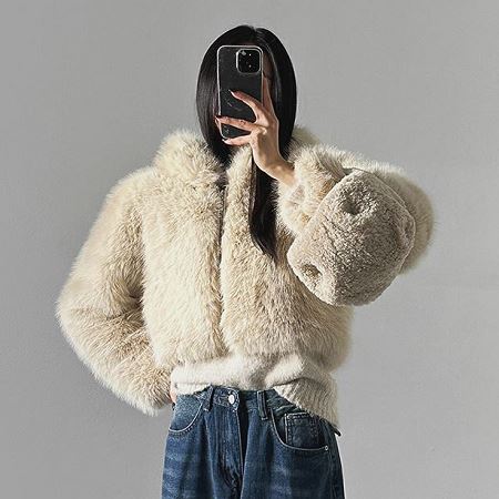 Dongdaemum Women’s Coats & Jackets, a testament to the elegance and quality of wholesale Korean fashion.