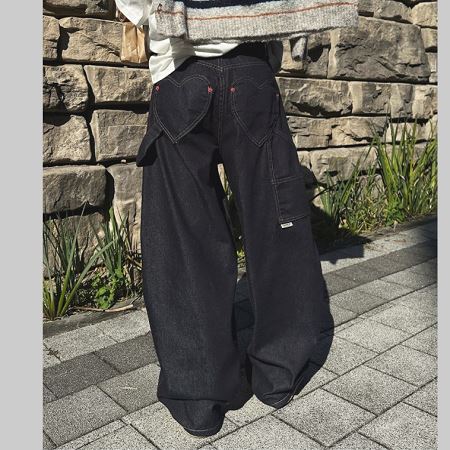 Dongdaemum Women’s Pants, a testament to the elegance and quality of wholesale Korean fashion.