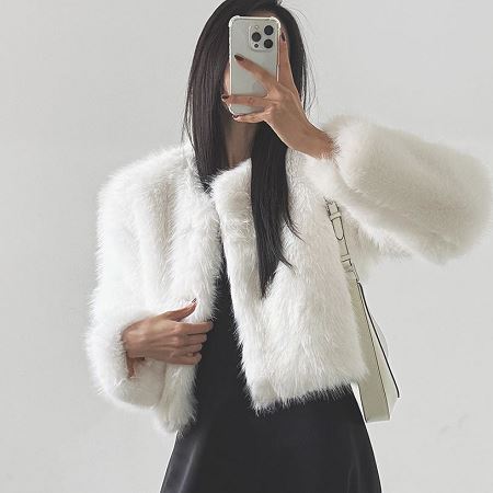 Dongdaemum Women’s Coats & Jackets, a testament to the elegance and quality of wholesale Korean fashion.