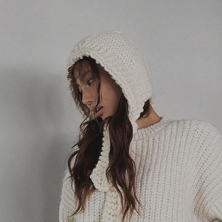 Dongdaemum Women’s Clothing Accessories, a testament to the elegance and quality of wholesale Korean fashion.