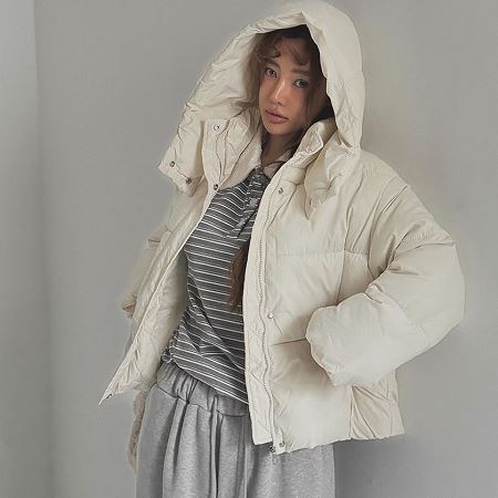 Dongdaemum Women’s Coats & Jackets, a testament to the elegance and quality of wholesale Korean fashion.