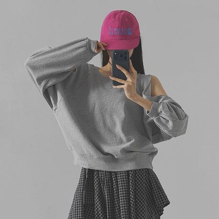 Dongdaemum Women’s Shirts, Tops & T-Shirts, a testament to the elegance and quality of wholesale Korean fashion.
