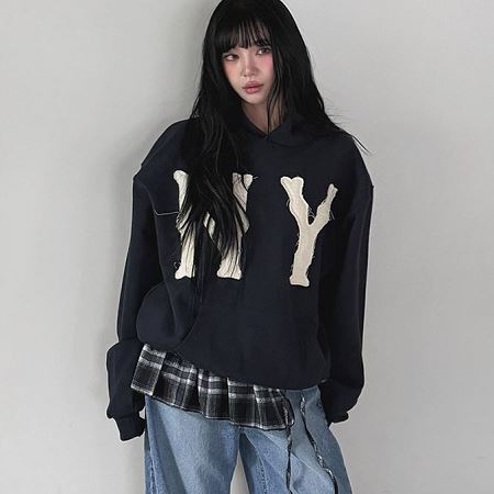 Dongdaemum Women’s Shirts, Tops & T-Shirts, a testament to the elegance and quality of wholesale Korean fashion.