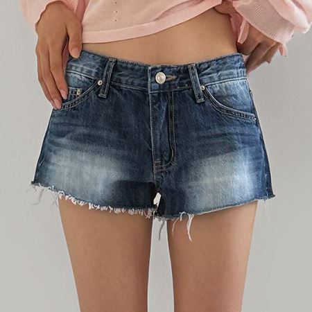 Dongdaemum Women’s Pants, a testament to the elegance and quality of wholesale Korean fashion.