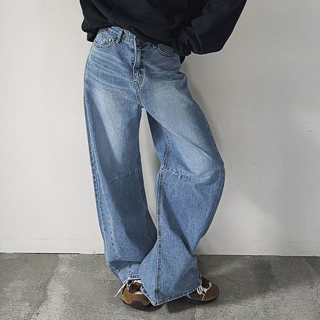 Dongdaemum Women’s Pants, a testament to the elegance and quality of wholesale Korean fashion.