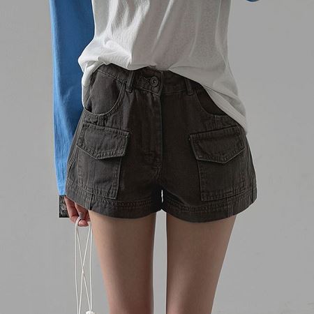 Dongdaemum Women’s Pants, a testament to the elegance and quality of wholesale Korean fashion.