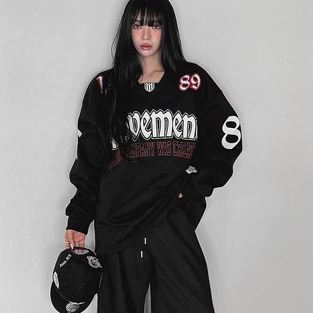 Dongdaemum Women’s Shirts, Tops & T-Shirts, a testament to the elegance and quality of wholesale Korean fashion.