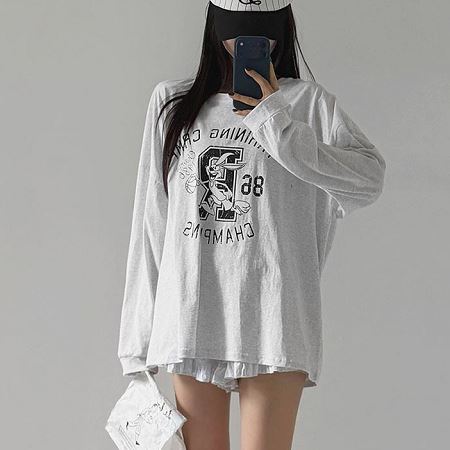 Dongdaemum Women’s Shirts, Tops & T-Shirts, a testament to the elegance and quality of wholesale Korean fashion.