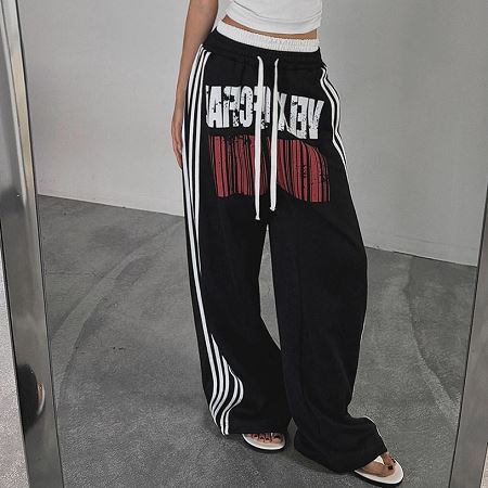 Dongdaemum Women’s Pants, a testament to the elegance and quality of wholesale Korean fashion.