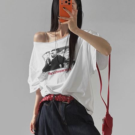 Dongdaemum Women’s Shirts, Tops & T-Shirts, a testament to the elegance and quality of wholesale Korean fashion.