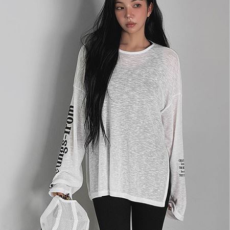 Dongdaemum Women’s Shirts, Tops & T-Shirts, a testament to the elegance and quality of wholesale Korean fashion.