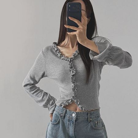 Dongdaemum Women’s Shirts, Tops & T-Shirts, a testament to the elegance and quality of wholesale Korean fashion.