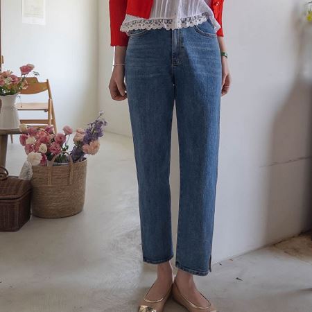 Dongdaemum Women’s Pants, a testament to the elegance and quality of wholesale Korean fashion.