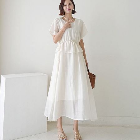 Dongdaemum Women’s Dresses, a testament to the elegance and quality of wholesale Korean fashion.