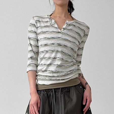 Dongdaemum Women’s Shirts, Tops & T-Shirts, a testament to the elegance and quality of wholesale Korean fashion.