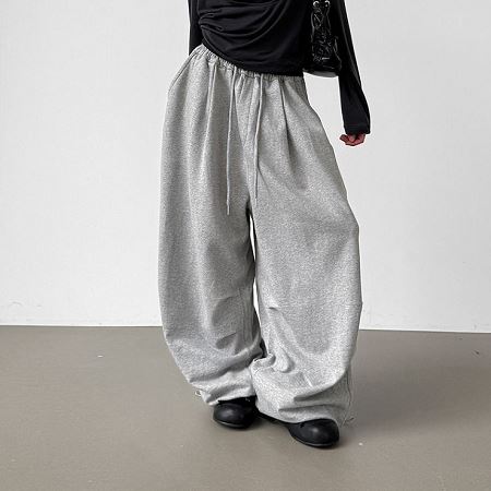 Dongdaemum Women’s Pants, a testament to the elegance and quality of wholesale Korean fashion.