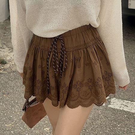 Dongdaemum Women’s Dresses, a testament to the elegance and quality of wholesale Korean fashion.