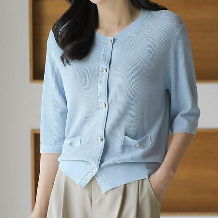 Dongdaemum Women’s Coats & Jackets, a testament to the elegance and quality of wholesale Korean fashion.