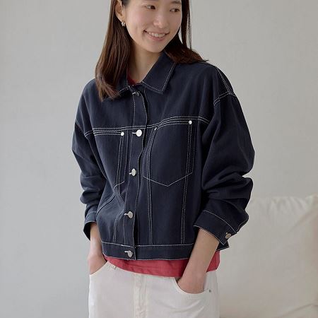Dongdaemum Women’s Coats & Jackets, a testament to the elegance and quality of wholesale Korean fashion.