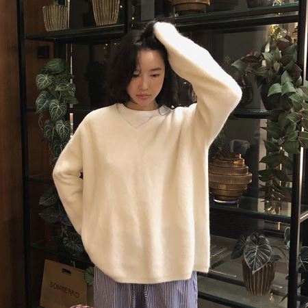 Dongdaemum Women’s Shirts, Tops & T-Shirts, a testament to the elegance and quality of wholesale Korean fashion.