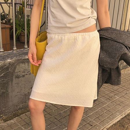 Dongdaemum Women’s Dresses, a testament to the elegance and quality of wholesale Korean fashion.