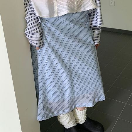 A collection of Dongdaemum Women’s Dresses, encapsulating the charm of Korean fashion.