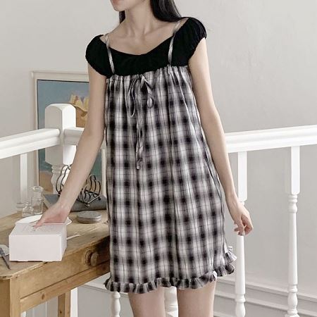 Dongdaemum Women’s Dresses, a testament to the elegance and quality of wholesale Korean fashion.