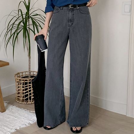 Dongdaemum Women’s Pants, a testament to the elegance and quality of wholesale Korean fashion.