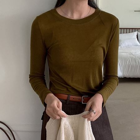 Dongdaemum Women’s Shirts, Tops & T-Shirts, a testament to the elegance and quality of wholesale Korean fashion.
