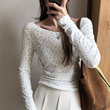 Dongdaemum Women’s Shirts, Tops & T-Shirts, a testament to the elegance and quality of wholesale Korean fashion.