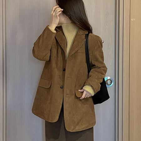 Dongdaemum Women’s Coats & Jackets, a testament to the elegance and quality of wholesale Korean fashion.