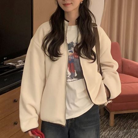 Dongdaemum Women’s Coats & Jackets, a testament to the elegance and quality of wholesale Korean fashion.