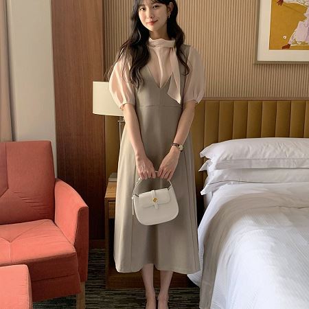 Dongdaemum Women’s Dresses, a testament to the elegance and quality of wholesale Korean fashion.