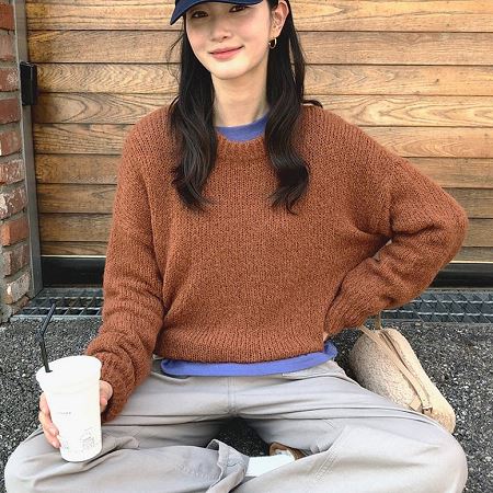 Dongdaemum Women’s Shirts, Tops & T-Shirts, a testament to the elegance and quality of wholesale Korean fashion.