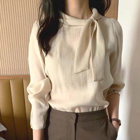Dongdaemum Women’s Shirts, Tops & T-Shirts, a testament to the elegance and quality of wholesale Korean fashion.