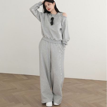 A variety of Dongdaemum Women’s One-Pieces, representing the allure of Korean fashion.