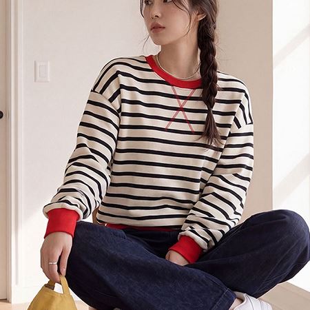 Dongdaemum Women’s Shirts, Tops & T-Shirts, a testament to the elegance and quality of wholesale Korean fashion.