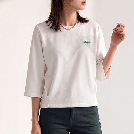 Dongdaemum Women’s Shirts, Tops & T-Shirts, a testament to the elegance and quality of wholesale Korean fashion.