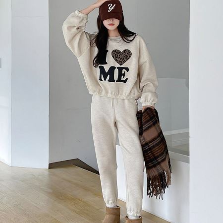 Dongdaemum Women’s One-Pieces, a testament to the elegance and quality of wholesale Korean fashion.
