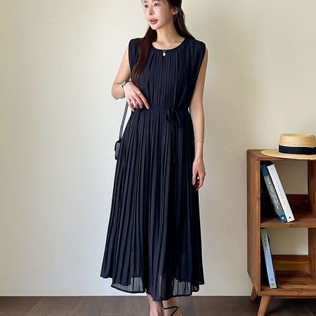 Dongdaemum Women’s Dresses, a testament to the elegance and quality of wholesale Korean fashion.