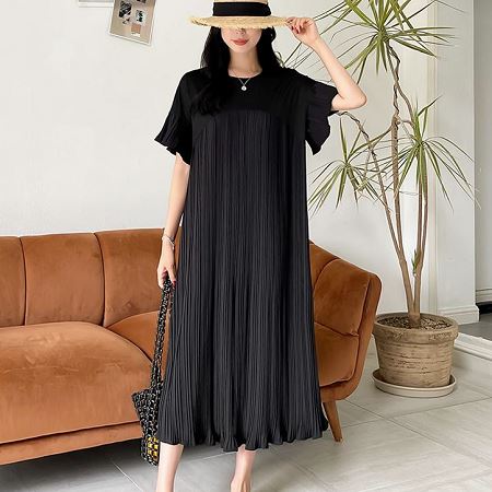 A collection of Dongdaemum Women’s Dresses, encapsulating the charm of Korean fashion.